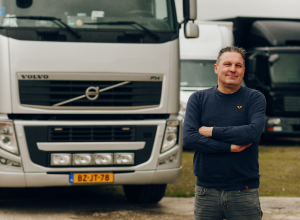 Willem (51) “Het werk vraagt om een aangepaste rijstijl: zo voorzichtig mogelijk over drempels en eenmaal op de snelweg wordt het gaspedaal niet onnodig ingetrapt”