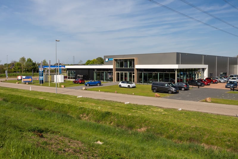 Gebouw van autobedrijf